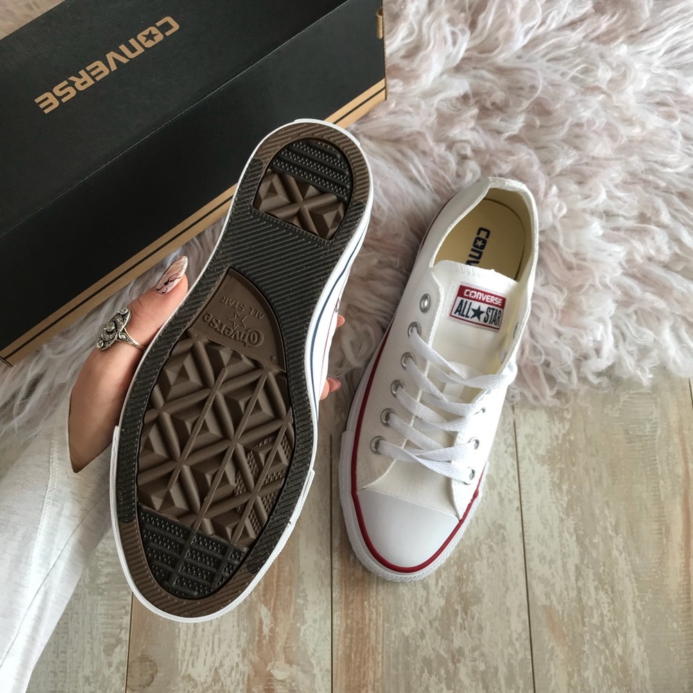 NWT Converse low tops white - Picture 7 of 8
